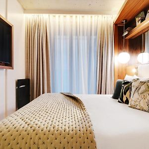 Habitación Pequeña con Cama King